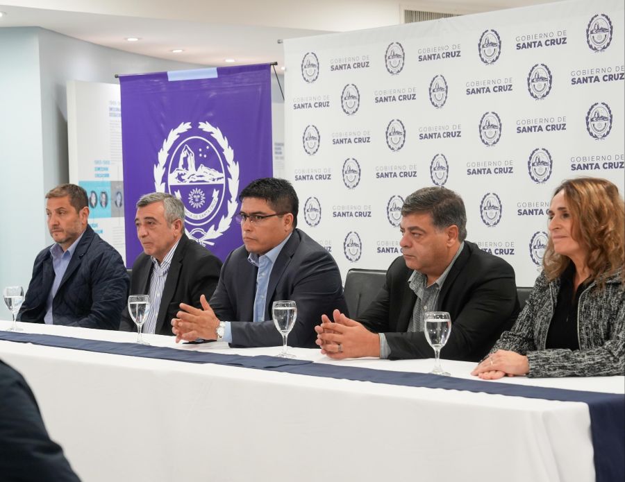 Santa Cruz anunció nueva ley de promoción industrial y millonario proyecto minero