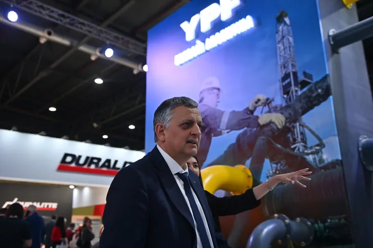 YPF se prepara para exportar combustibles premium desde la refinería de Mendoza