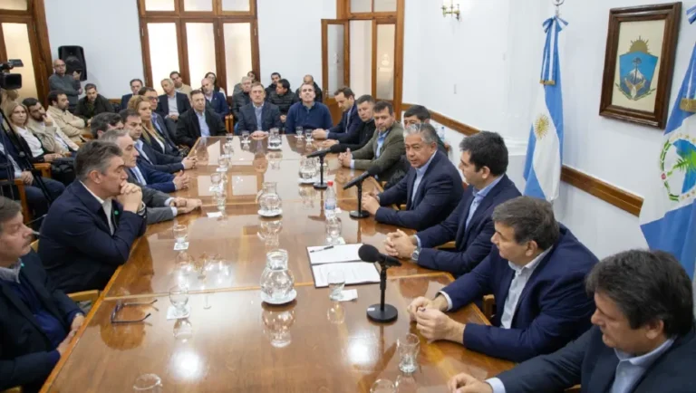 Neuquén negocia la baja de regalías con las petroleras para reincorporar a 800 empleados