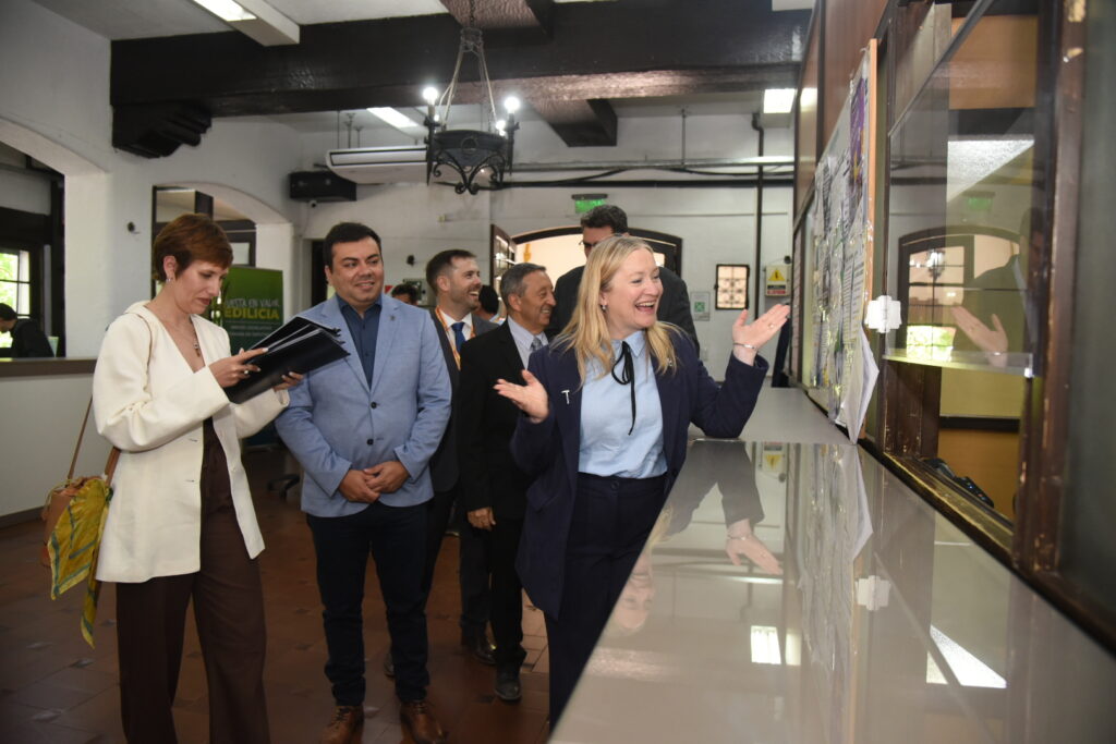 El Gobierno de Mendoza formalizó la presentación de la DIA de PSJ y Malargüe Distrito Minero