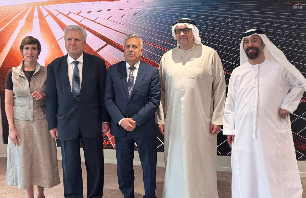 Mendoza presentó sus proyectos energéticos en Masdar, la empresa de energía de Abu Dhabi