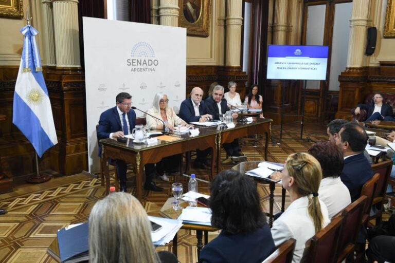 El Senado debate cambios claves a la Ley de Glaciares: en qué cambia con la norma actual