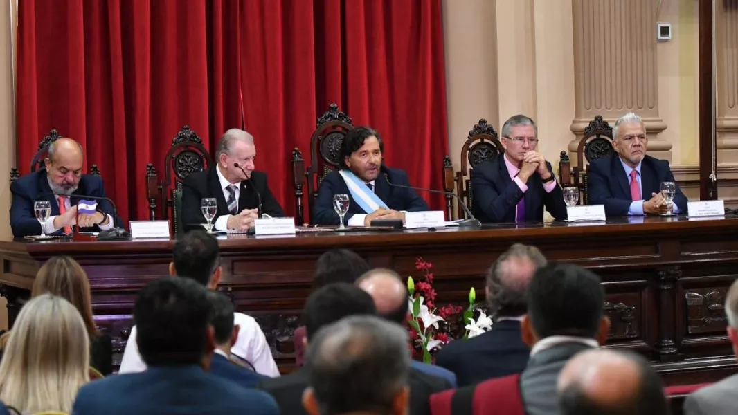 Sáenz anunció inversiones mineras por USD 12.000 millones y puso límites: “El trabajo será para los salteños”