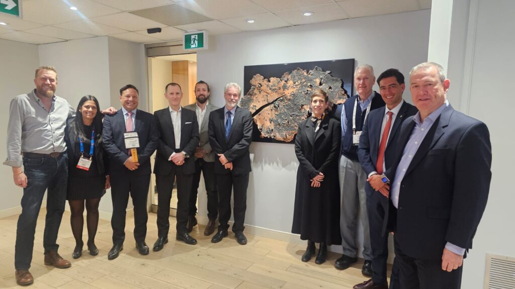 Mendoza anunció la apertura de oficinas de exploración y destacó el interés de mineras en PDAC