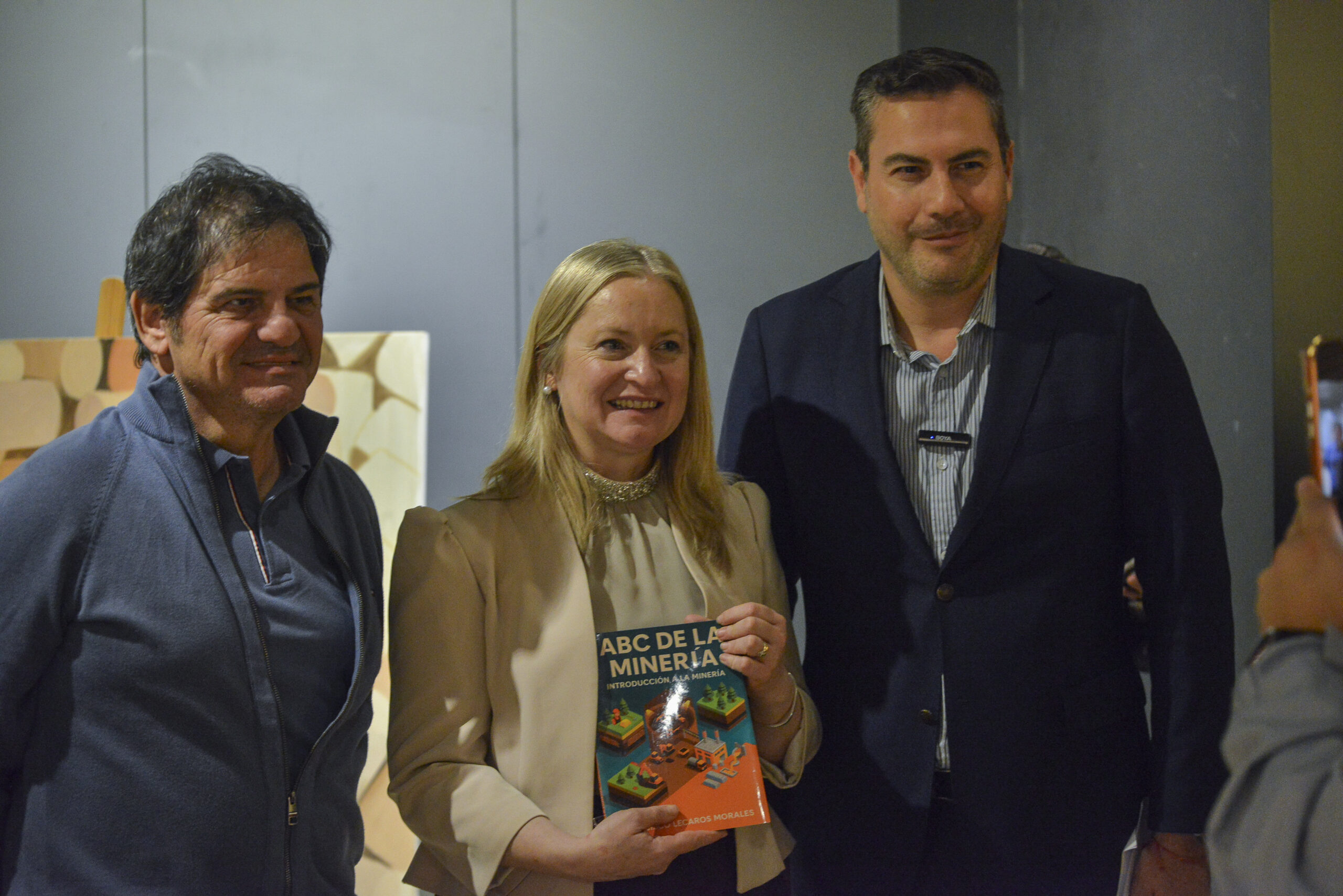 La Legislatura de Mendoza fue escenario de la presentación del libro “ABC de la Minería”, del chileno Francisco Lecaros