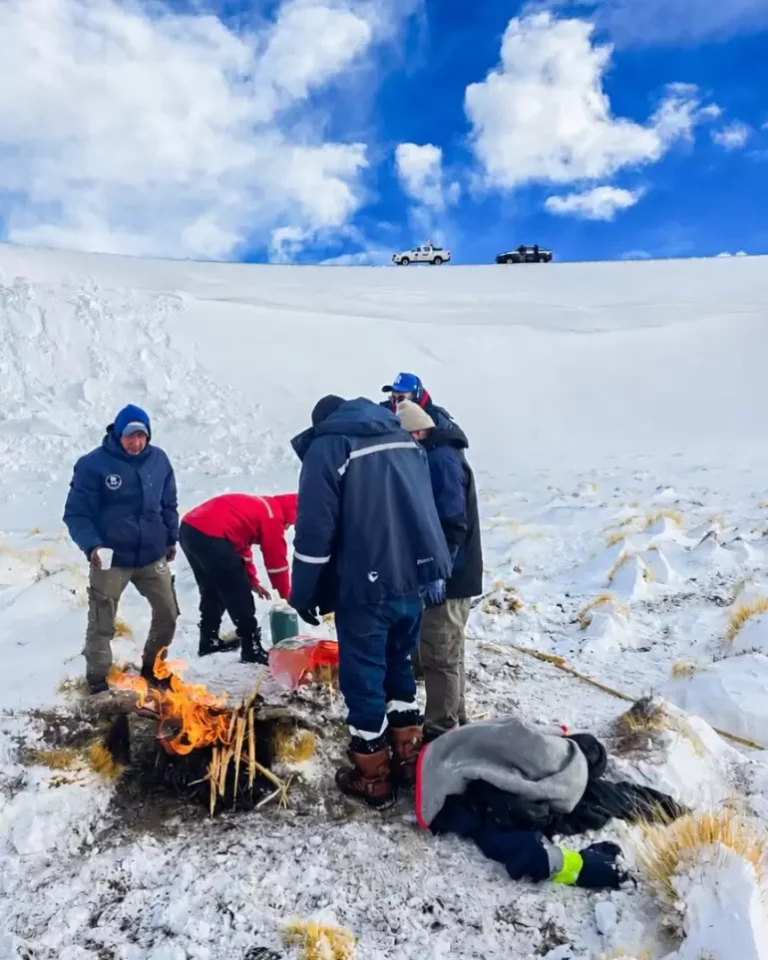 Milagro en la puna: rescataron con vida a los 4 mineros que pasaron 3 días varados por el temporal en Catamarca