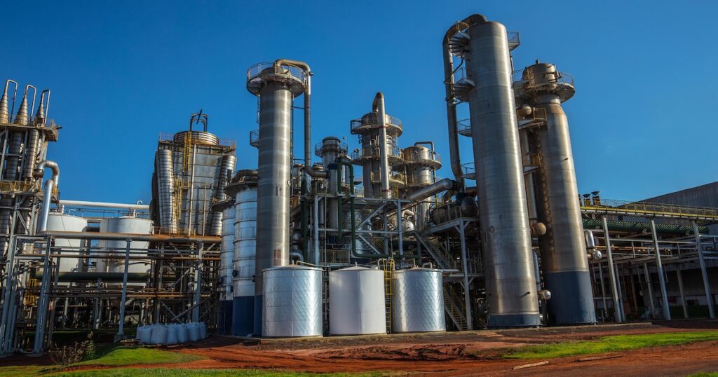 Adecoagro compró una planta de azúcar y etanol en Brasil por USD 148 millones