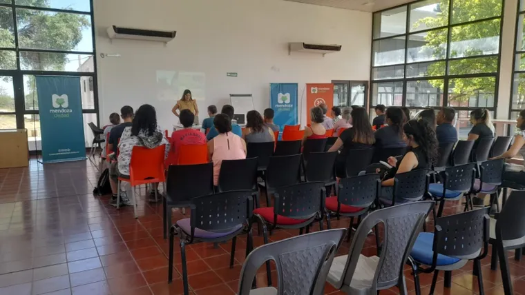 Curso gratuito de inglés conversacional: ya se pueden anotar en Ciudad de Mendoza