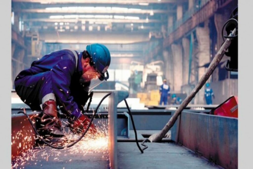 La actividad económica retrocedió en mayo y la minería volvió a destacarse