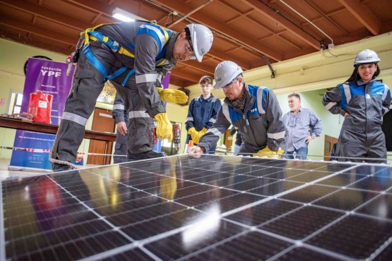 Fundación YPF ofrece cursos técnicos gratuitos en Neuquén, Río Negro y Mendoza