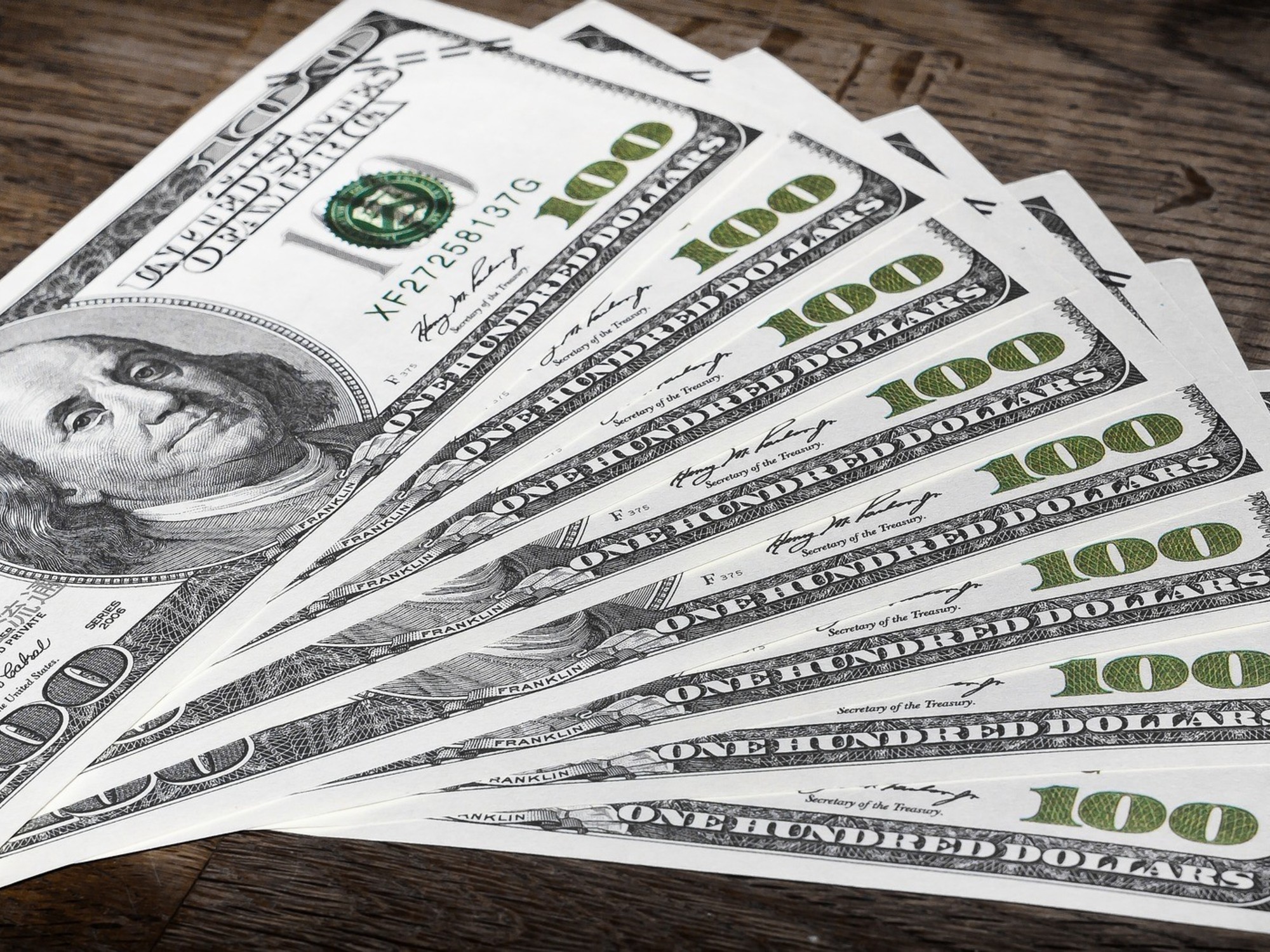 El dólar oficial abrió a $1.520 y el blue llegó a $1.575