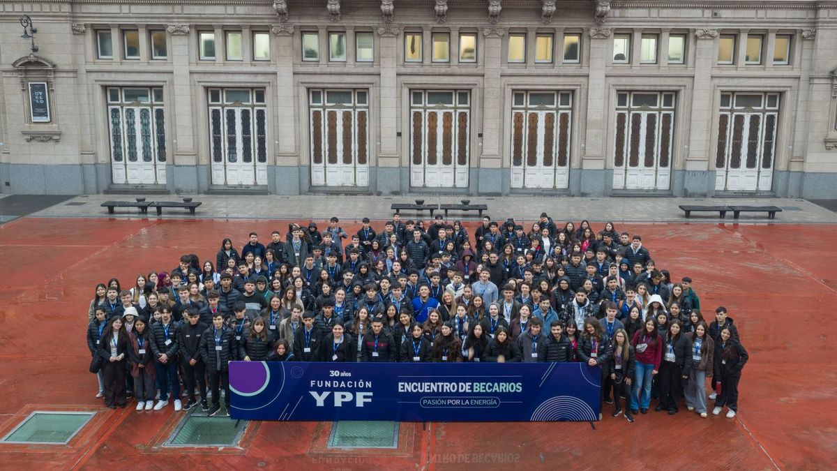 Fundación YPF reunió a 250 becarios por su 30° aniversario