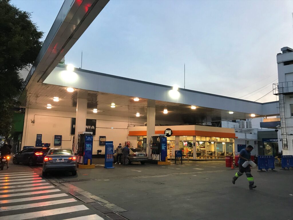 Las ventas de combustibles cayeron 6,4% interanual en julio