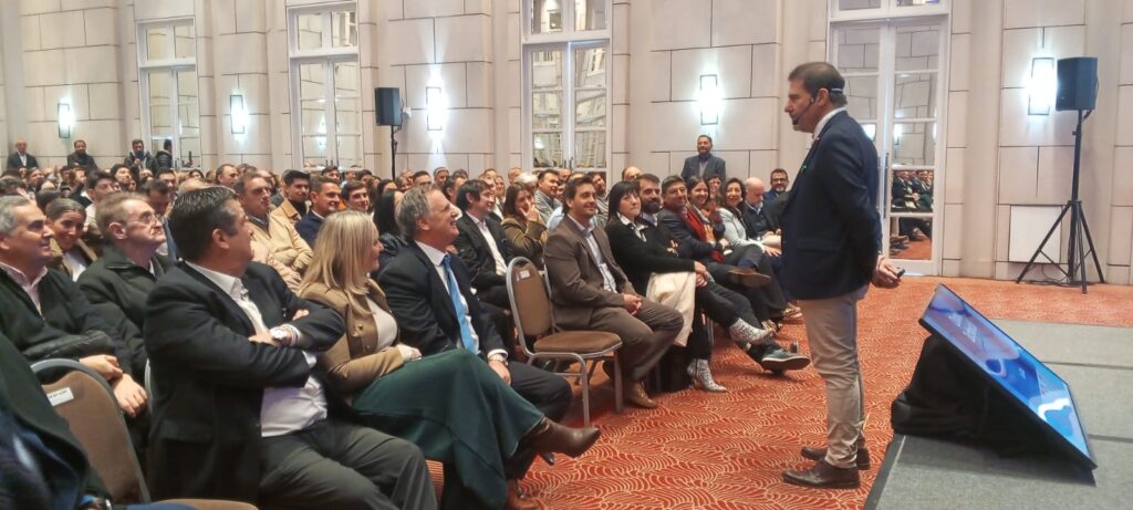 Zuchovicki en el Foro de AEM: “Argentina está en el lugar y el momento adecuado para la minería y la energía”