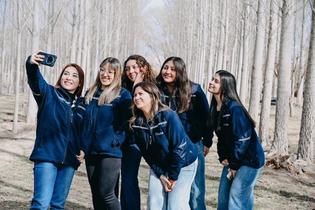 Opinión: La apuesta de Vicuña, formar mujeres operadoras de equipos pesados