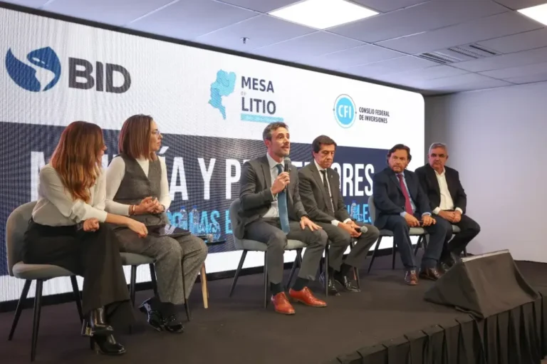 La Mesa del Litio impulsa una agenda común para ampliar proveedores mineros
