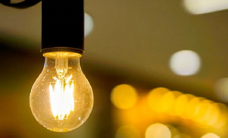 La Provincia actualizó las tarifas eléctricas y aplicará una bonificación por cortes en La Plata