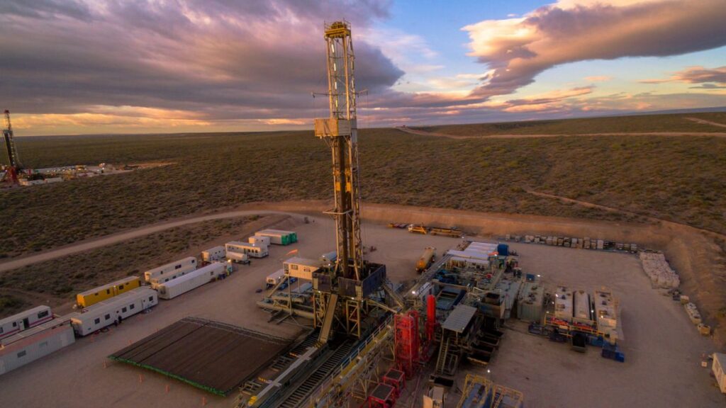 Vaca Muerta recuperó actividad en agosto y las exportaciones energéticas siguen en ascenso